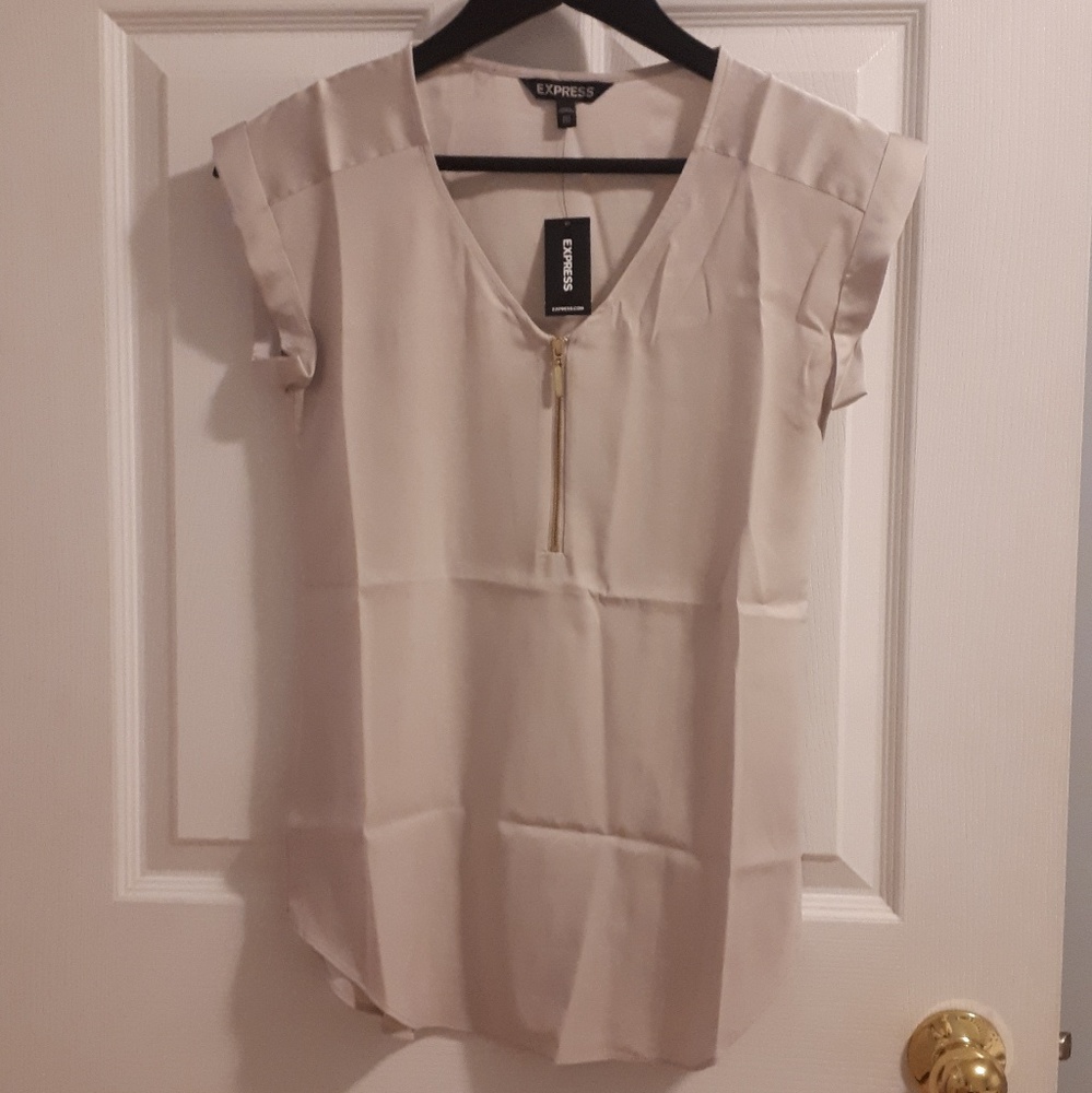 NWT Express Zippered Top